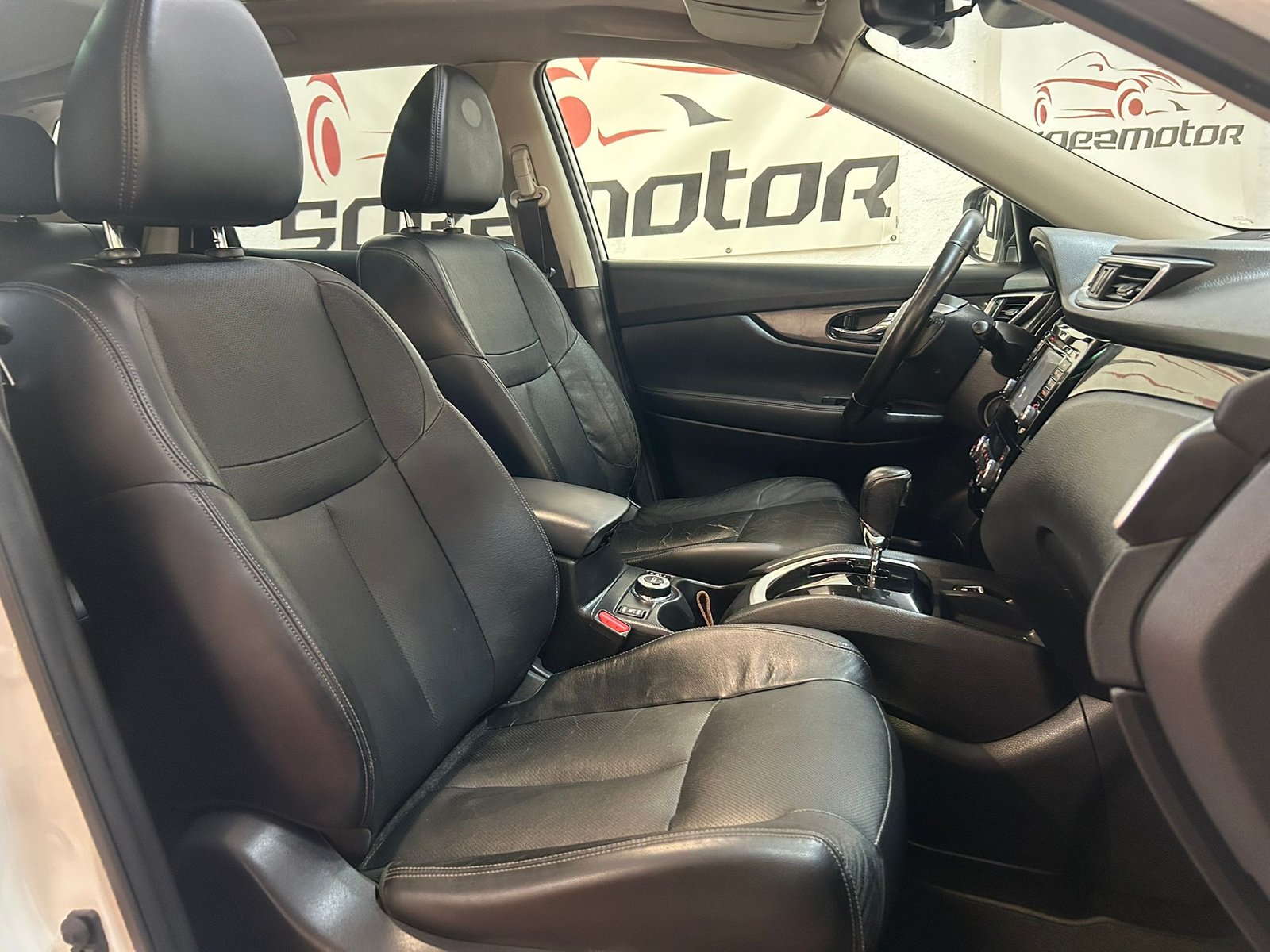 NISSAN X-TRAIL 2.0dci teckno 4x4