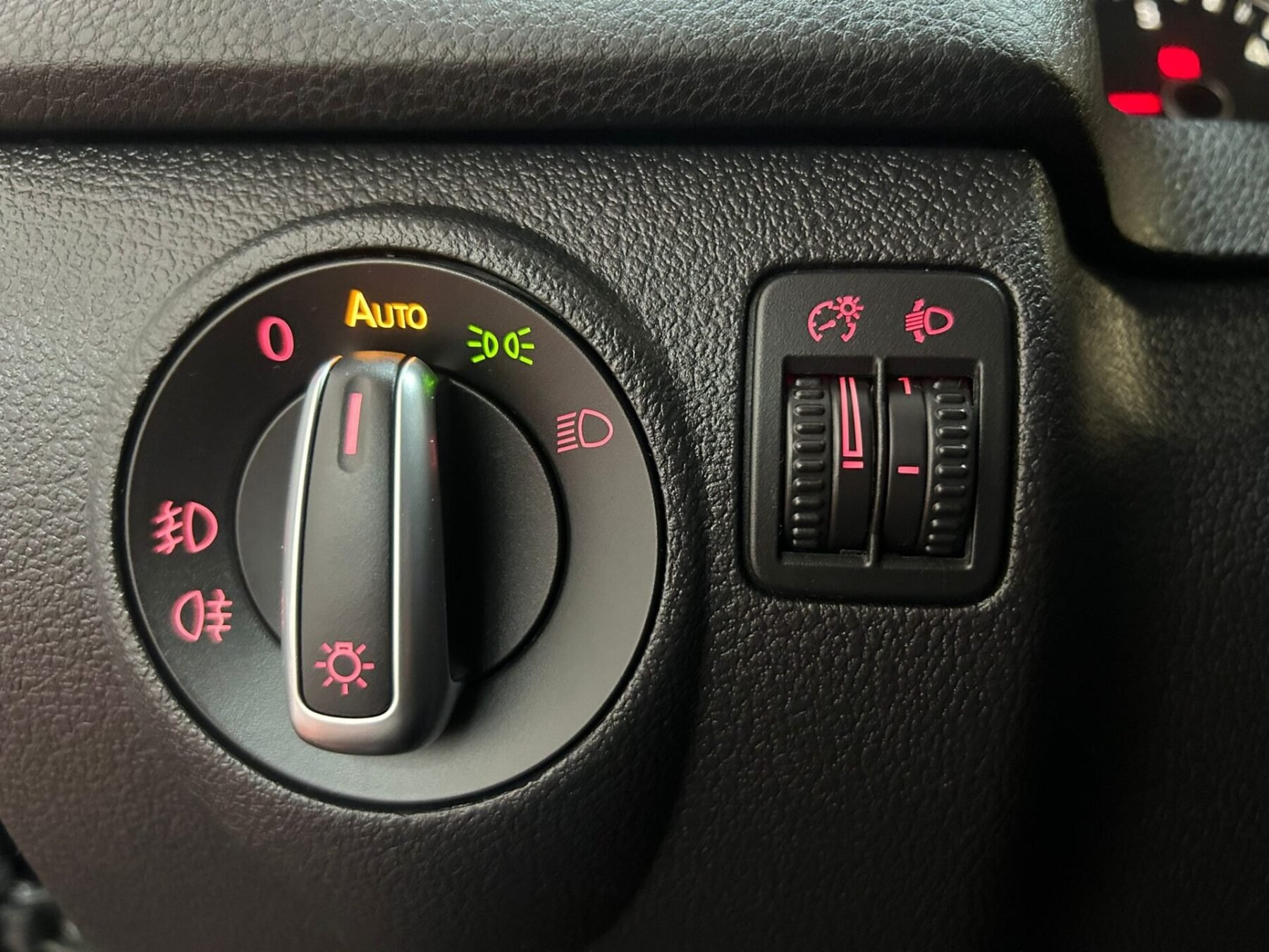 VOLKSWAGEN TIGUAN 2.0TDI SPORT 4M