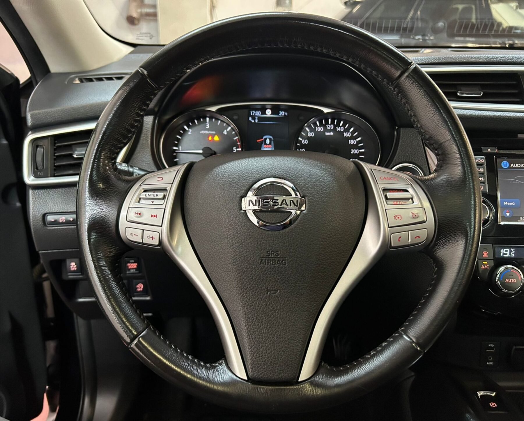 NISSAN X-TRAIL 2.0 TEKNA 4X4