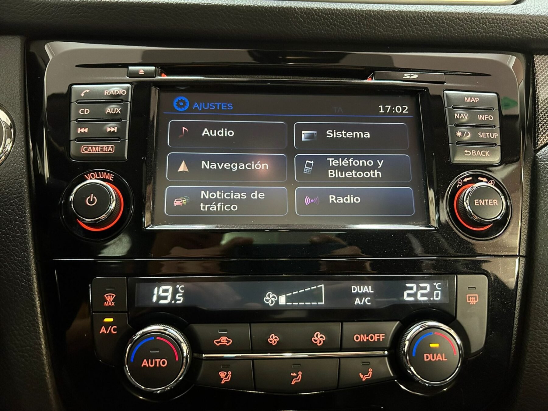 NISSAN X-TRAIL 2.0 TEKNA 4X4