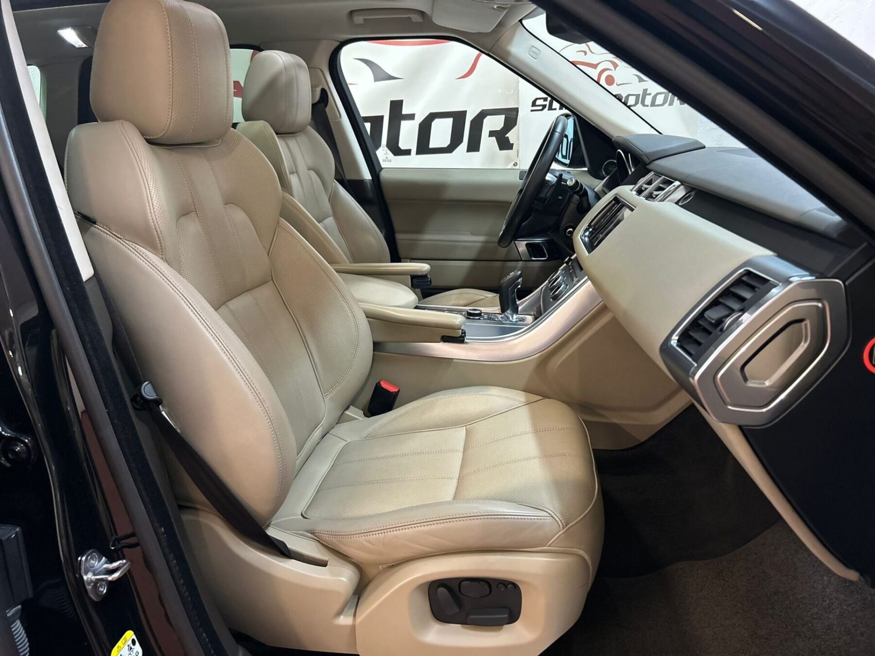 LAND-ROVER Range Rover Sport 3.0 SDV6 HSE