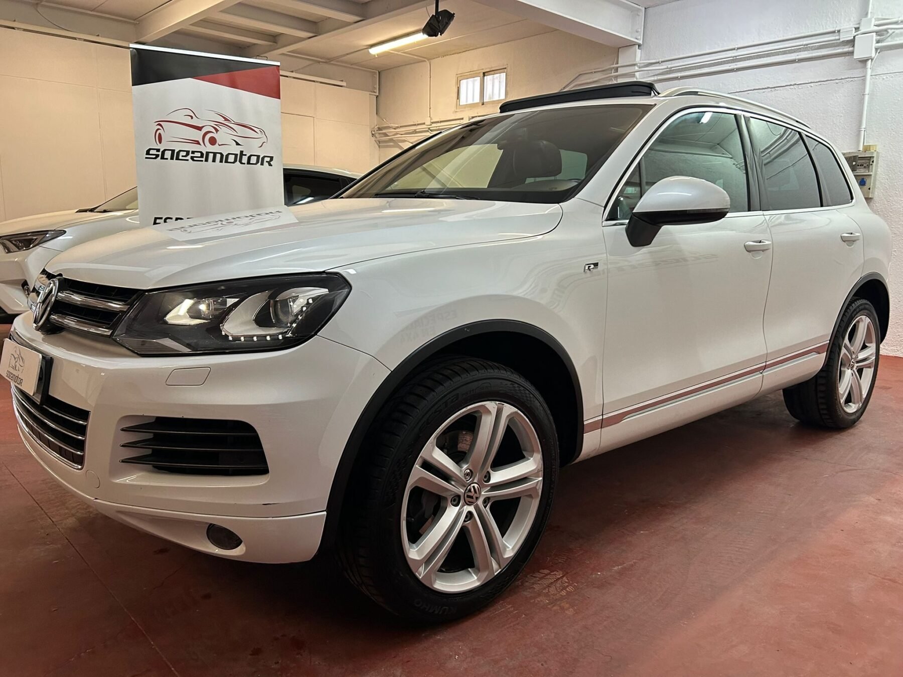 VOLKSWAGEN Touareg 3.0 245 RLINE