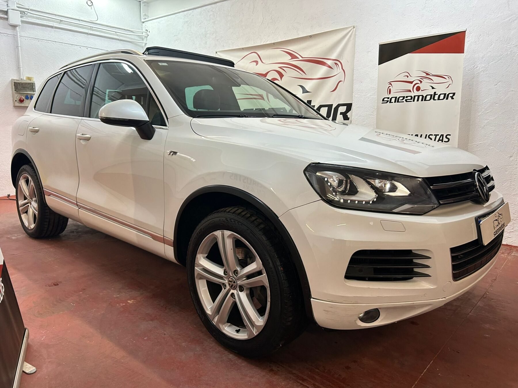 VOLKSWAGEN Touareg 3.0 245 RLINE