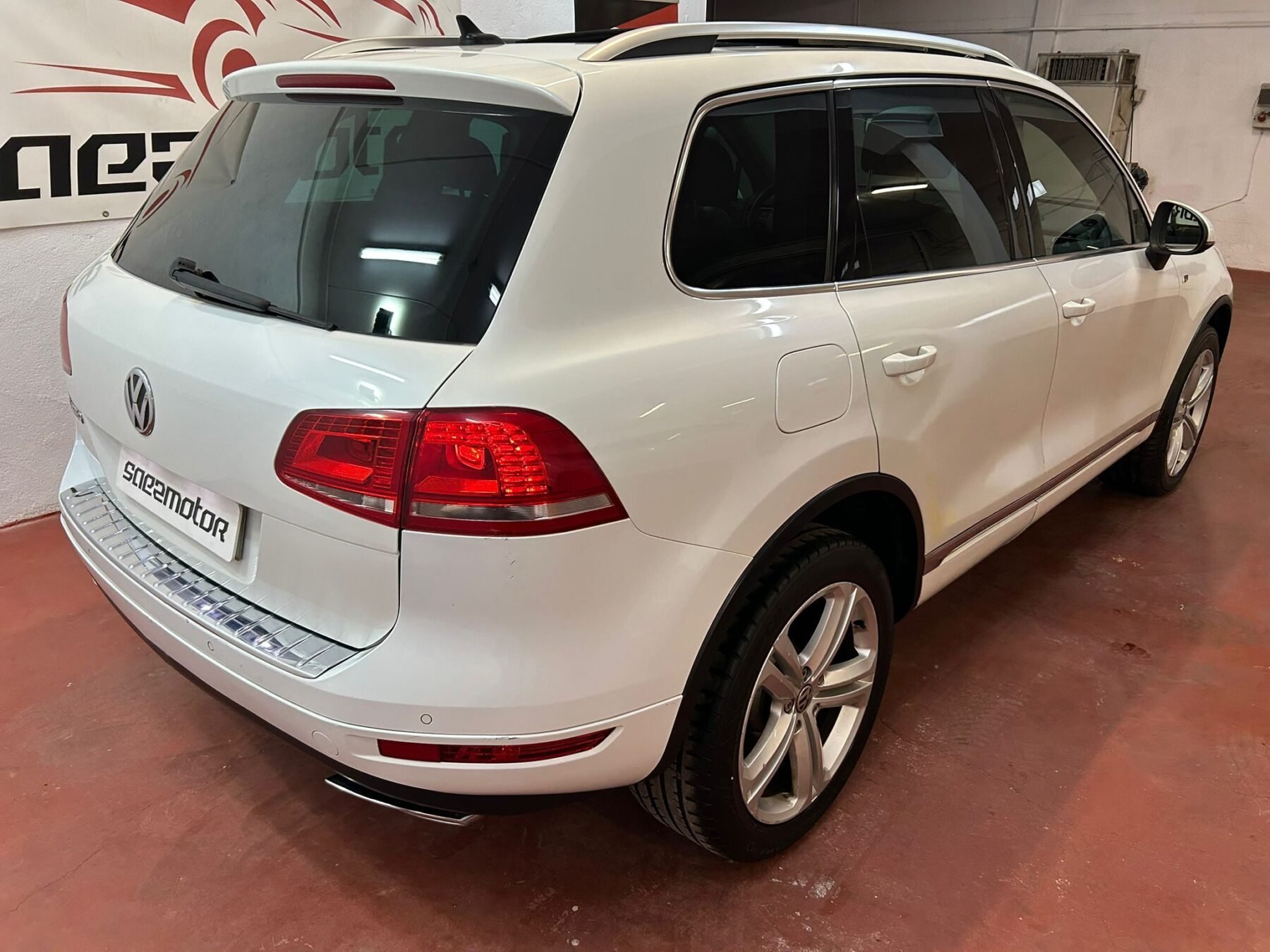 VOLKSWAGEN Touareg 3.0 245 RLINE