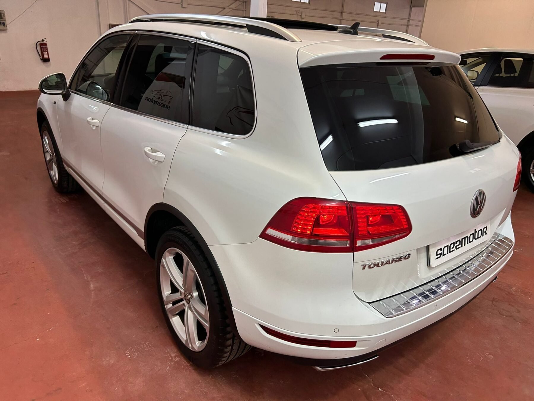 VOLKSWAGEN Touareg 3.0 245 RLINE