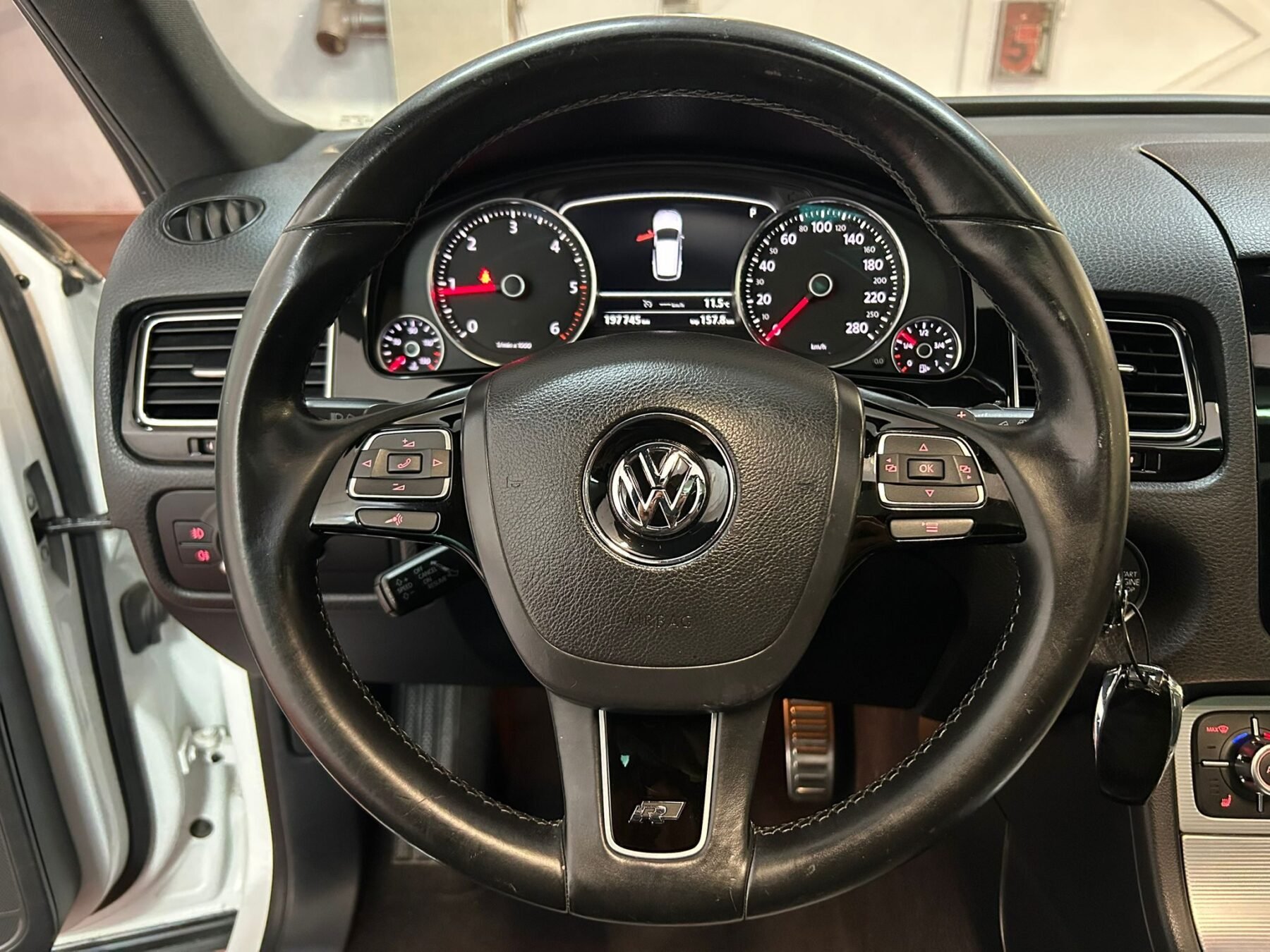VOLKSWAGEN Touareg 3.0 245 RLINE