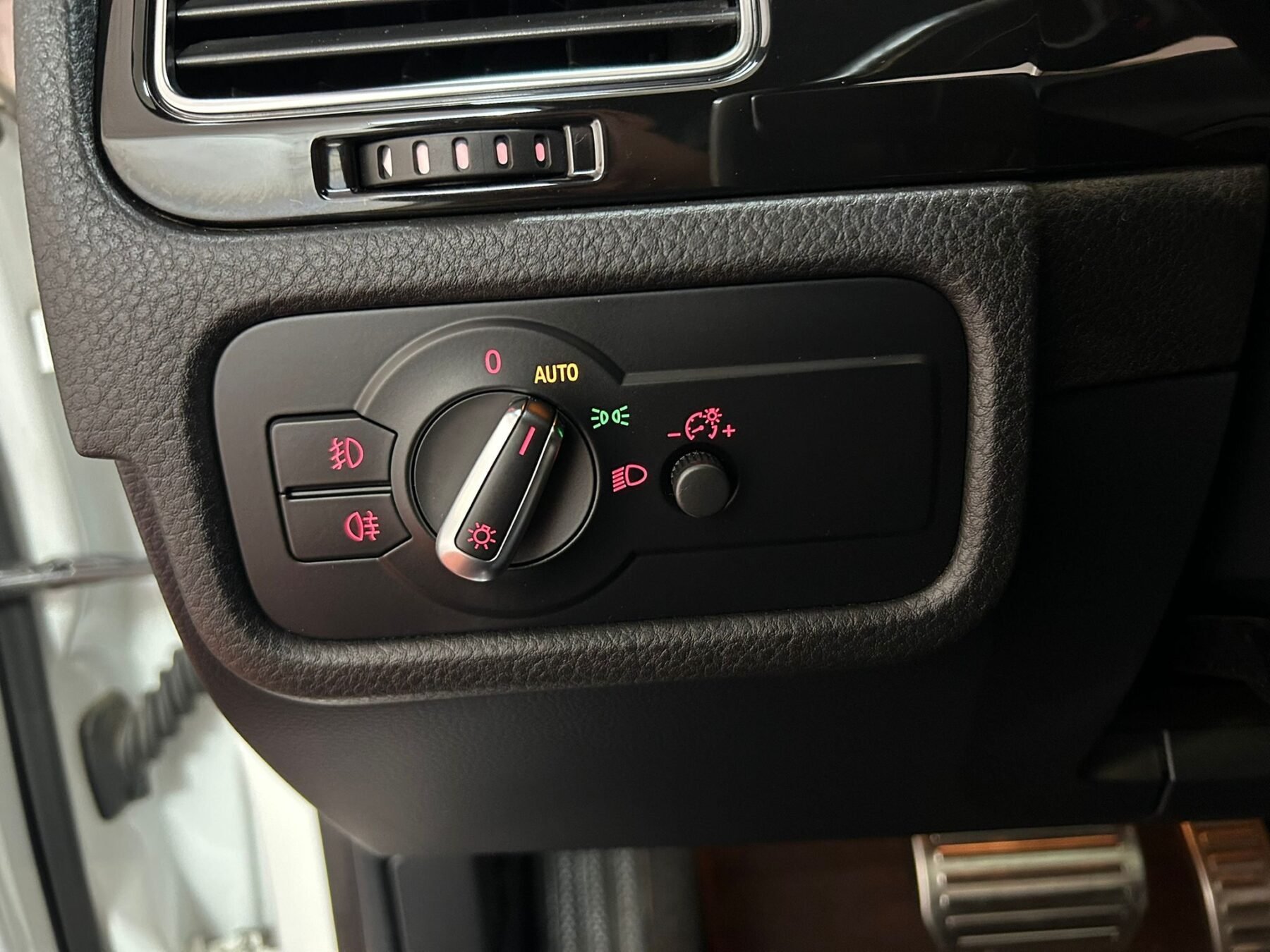 VOLKSWAGEN Touareg 3.0 245 RLINE