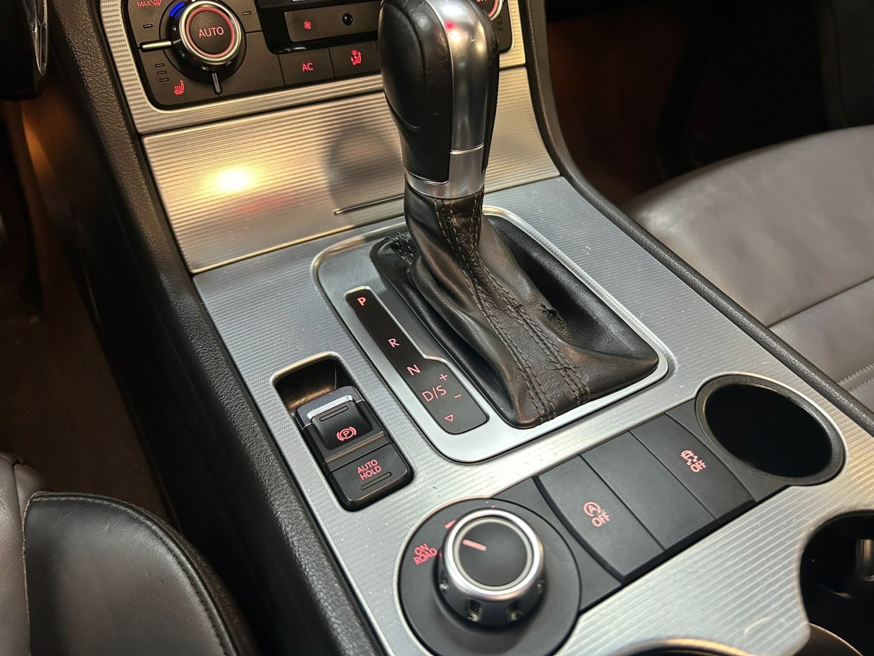 VOLKSWAGEN Touareg 3.0 245 RLINE