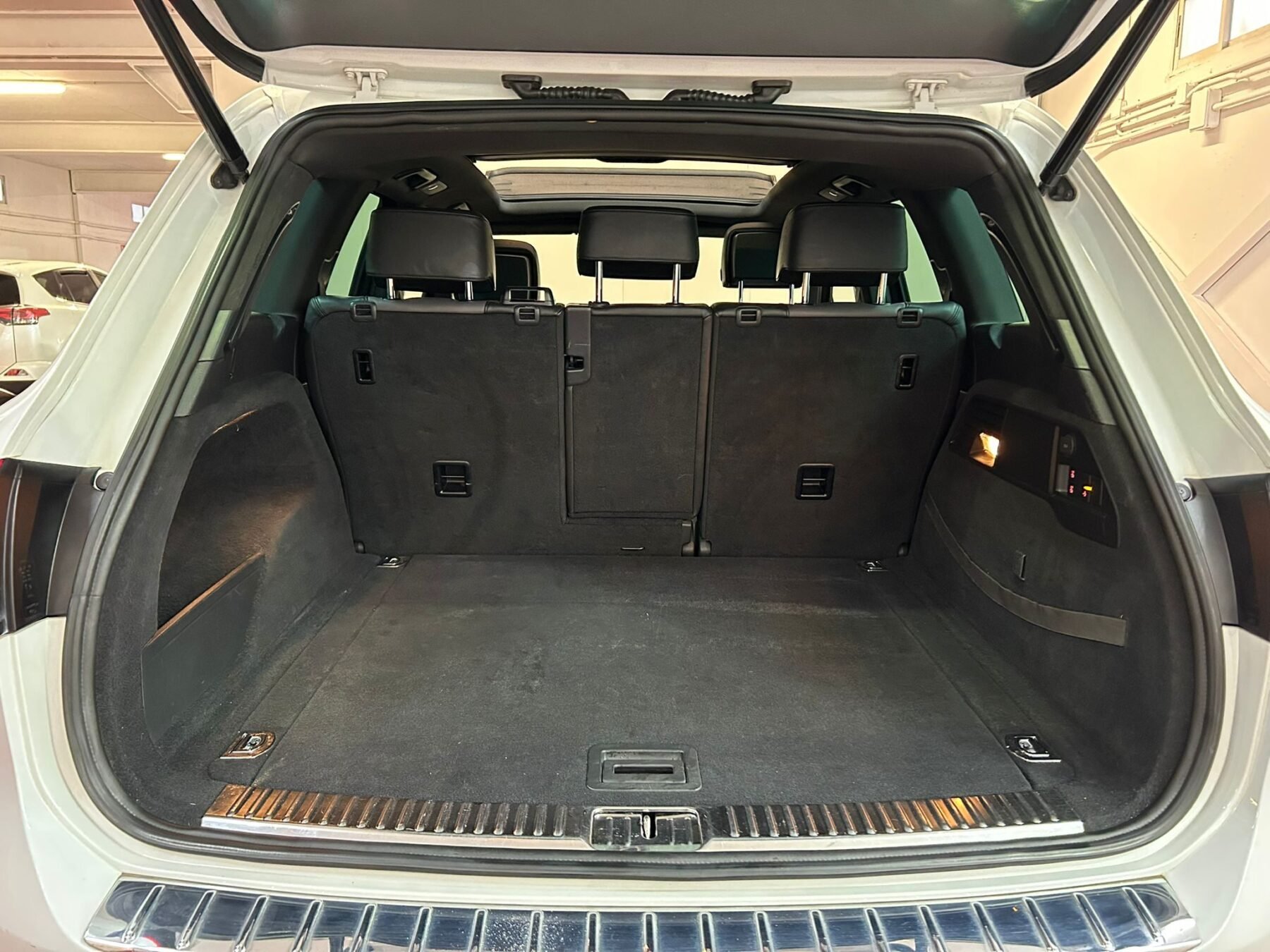 VOLKSWAGEN Touareg 3.0 245 RLINE