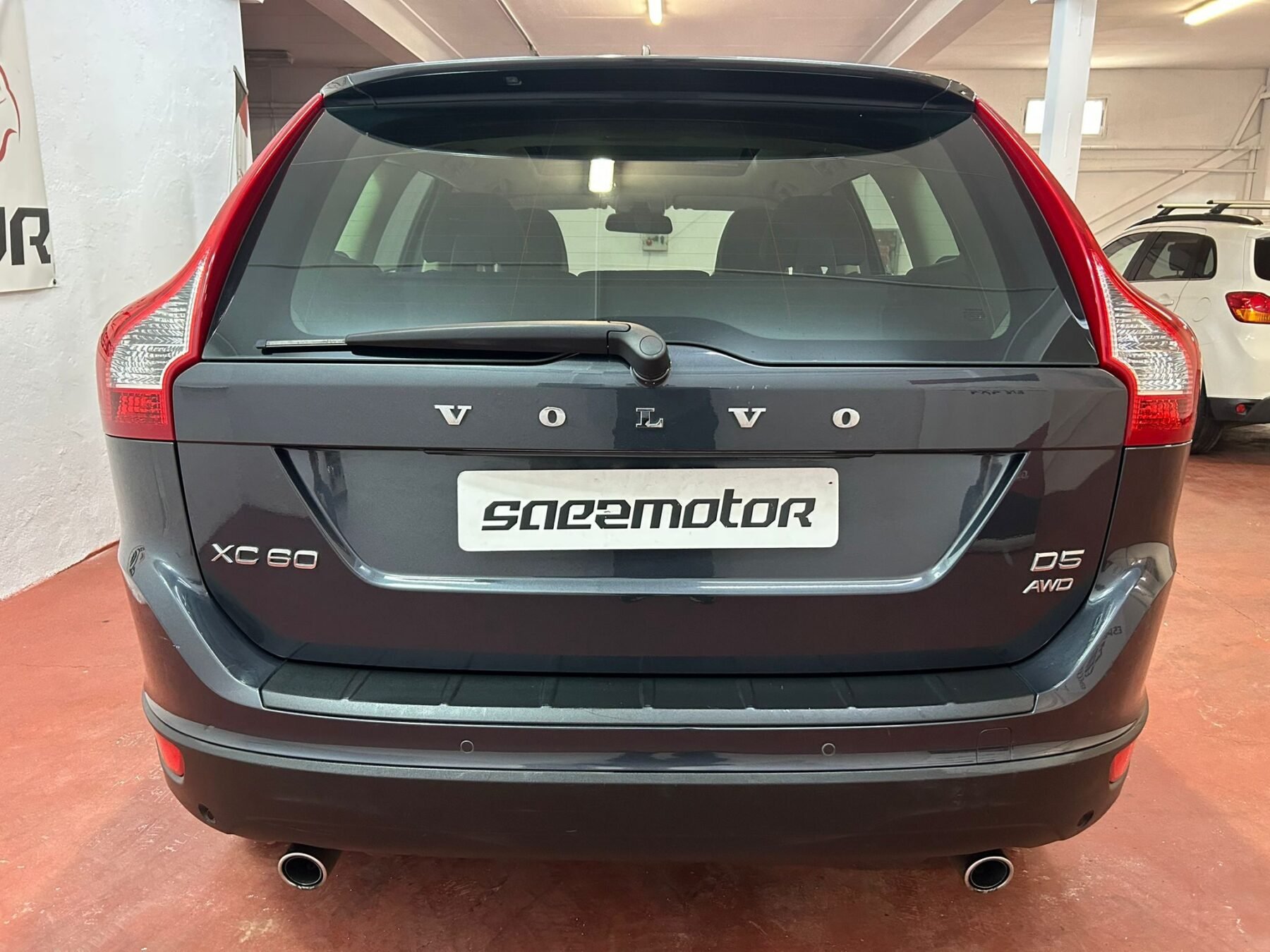 VOLVO XC60 2.4 D5 MOMENTUM 4WD