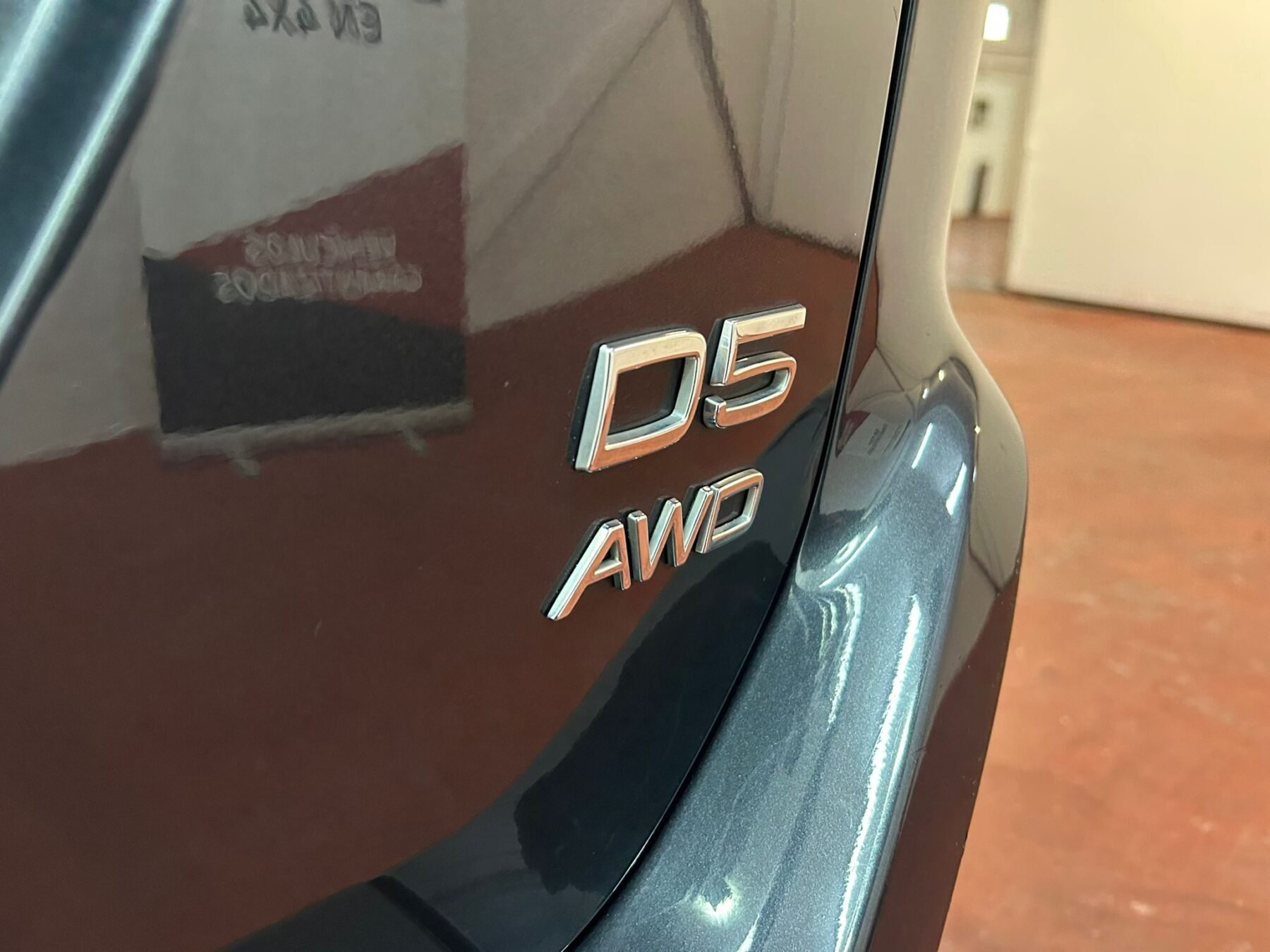 VOLVO XC60 2.4 D5 MOMENTUM 4WD