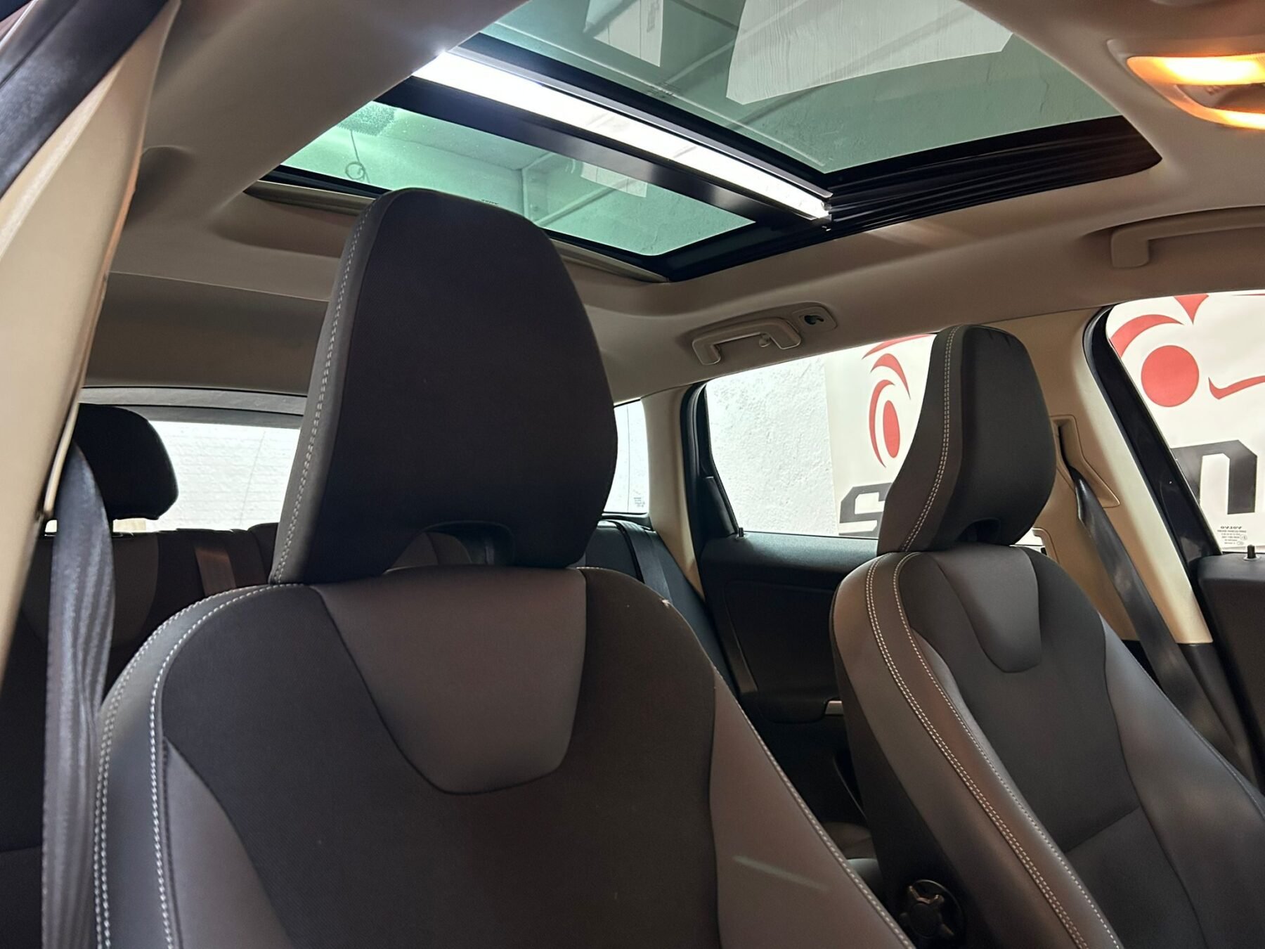 VOLVO XC60 2.4 D5 MOMENTUM 4WD