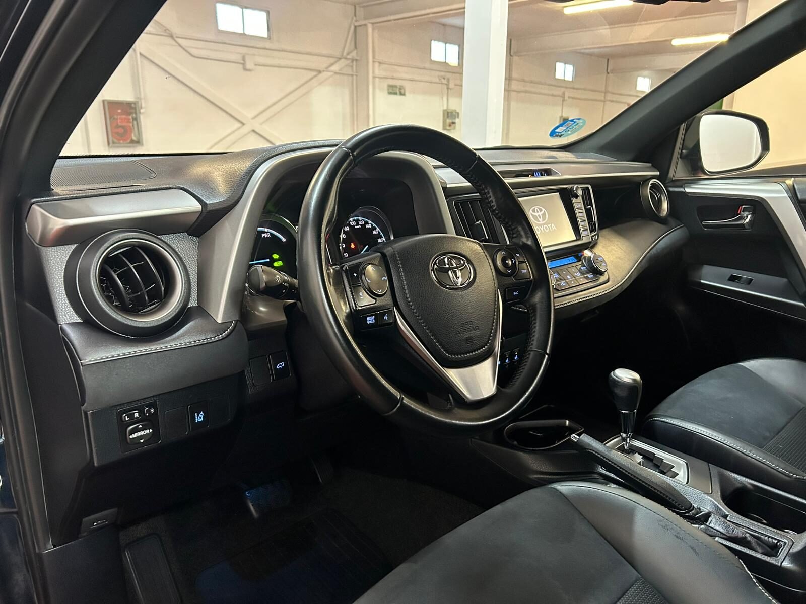 TOYOTA RAV 4 2.5 Hybrid Executive