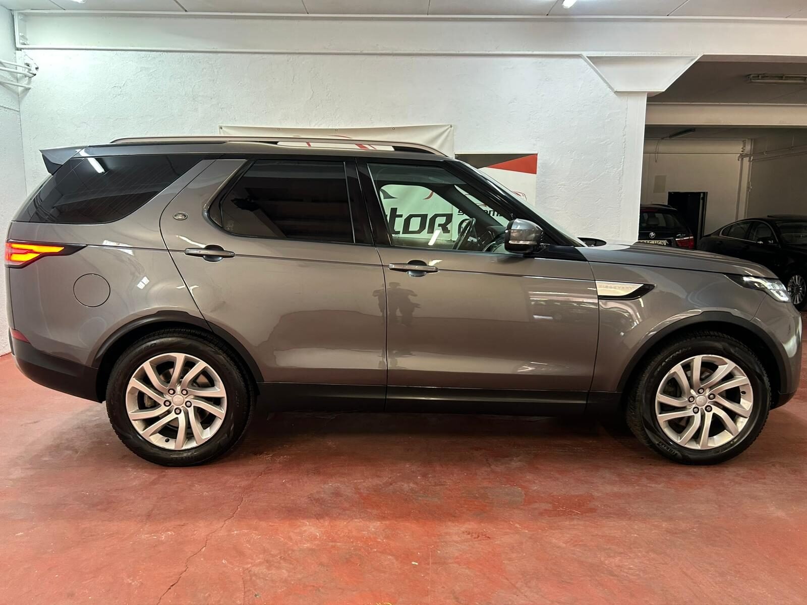 LAND-ROVER Discovery 3.0td6