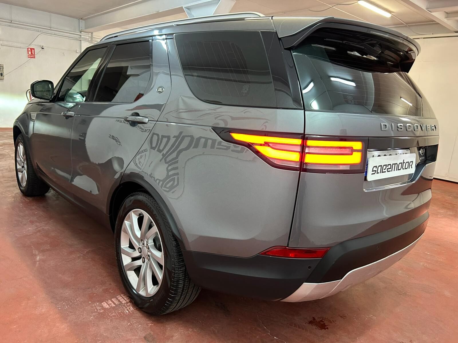 LAND-ROVER Discovery 3.0td6