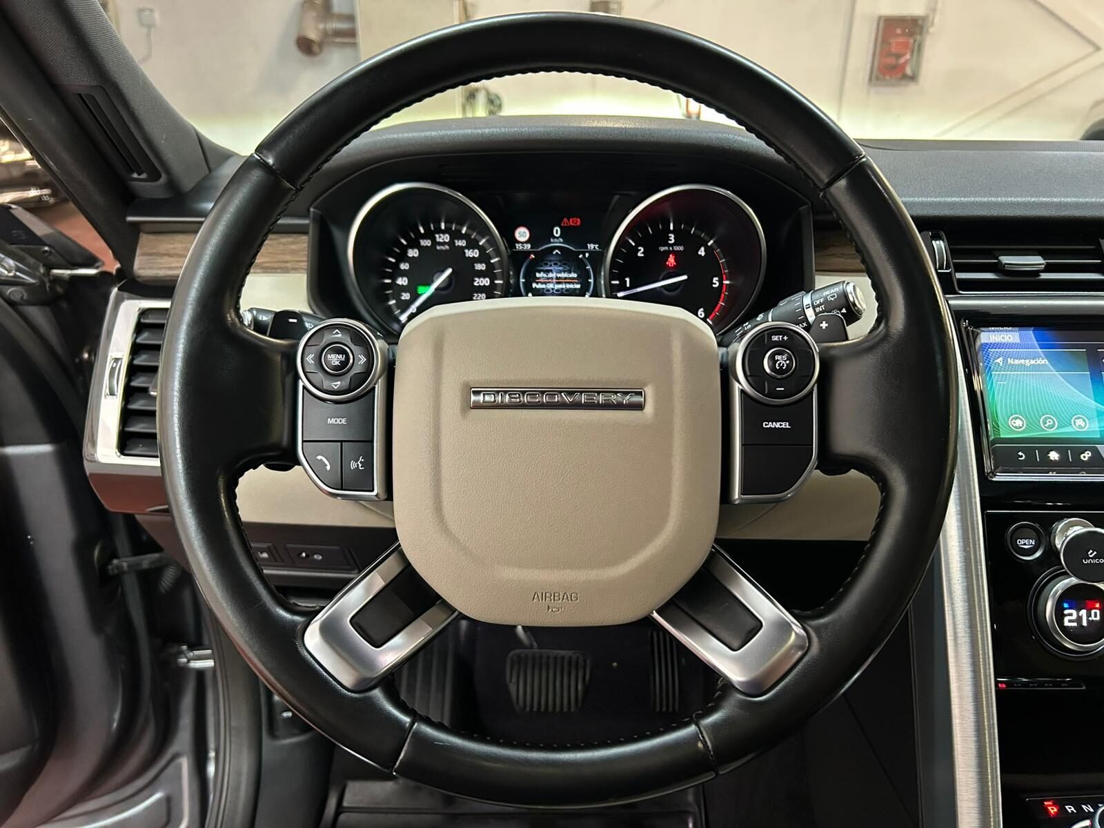 LAND-ROVER Discovery 3.0td6