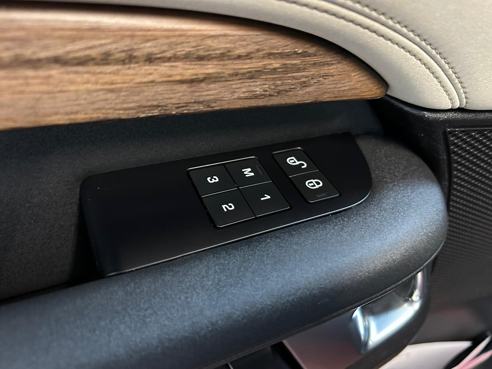 LAND-ROVER Discovery 3.0td6