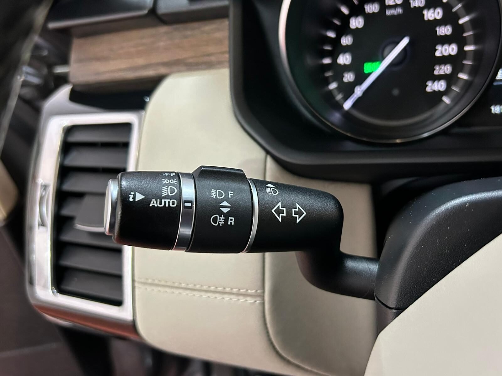 LAND-ROVER Discovery 3.0td6