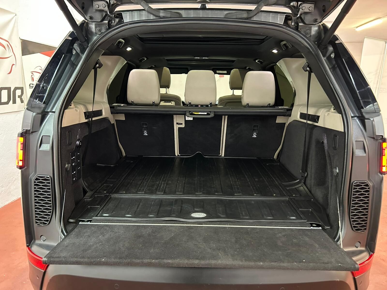 LAND-ROVER Discovery 3.0td6