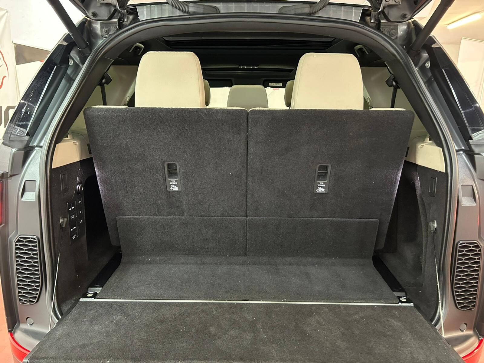 LAND-ROVER Discovery 3.0td6