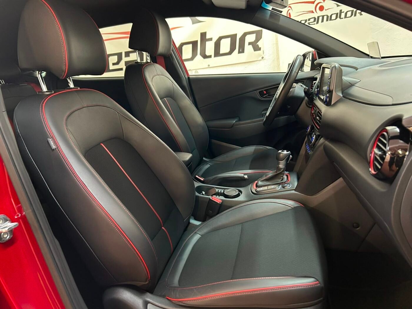 HYUNDAI KONA 1.6 TGDI Tecno 4WD