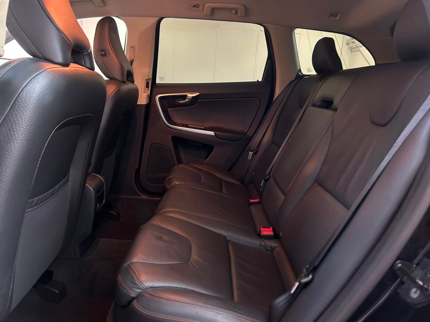VOLVO XC60 2.4 D5 KINETIC 4WD
