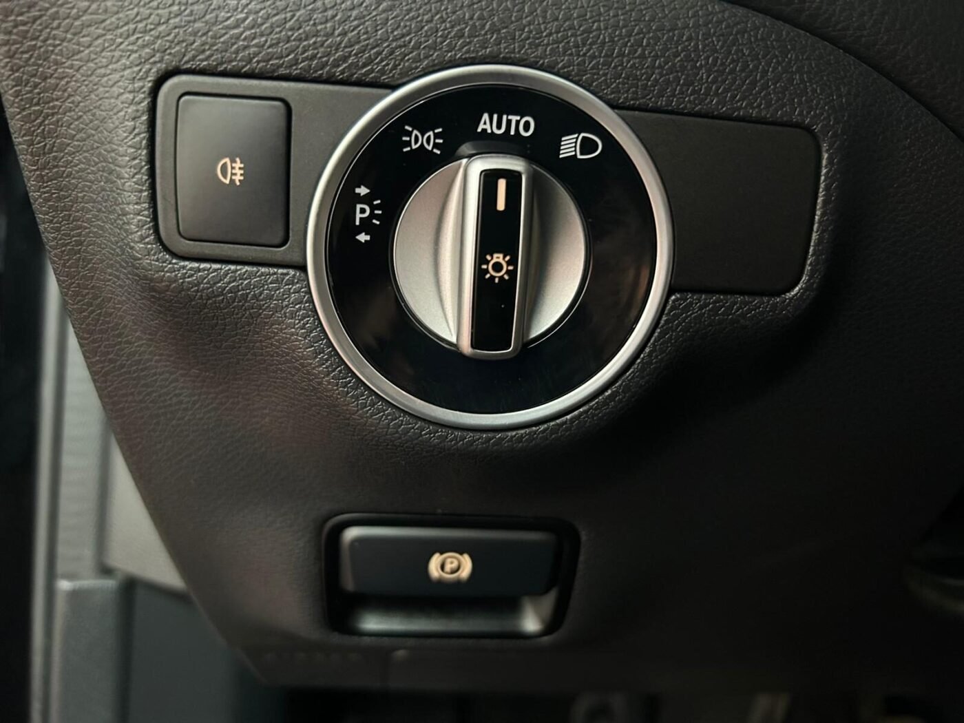 MERCEDES-BENZ GLA 200 AMG LINE