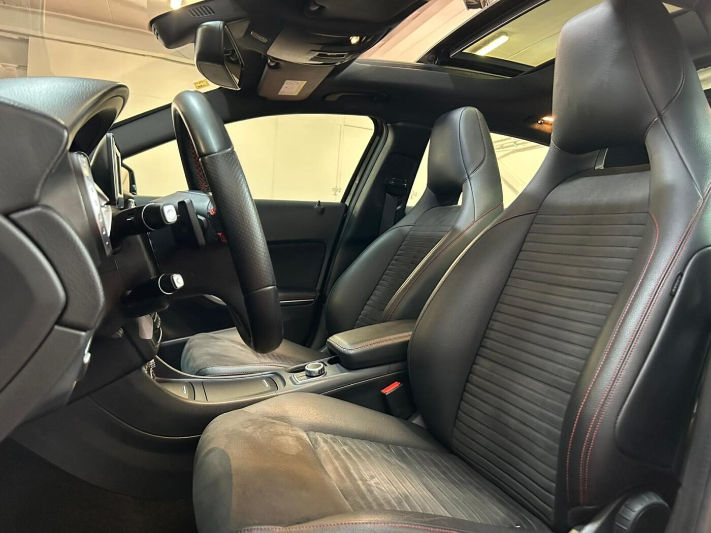 MERCEDES-BENZ GLA 200 AMG LINE
