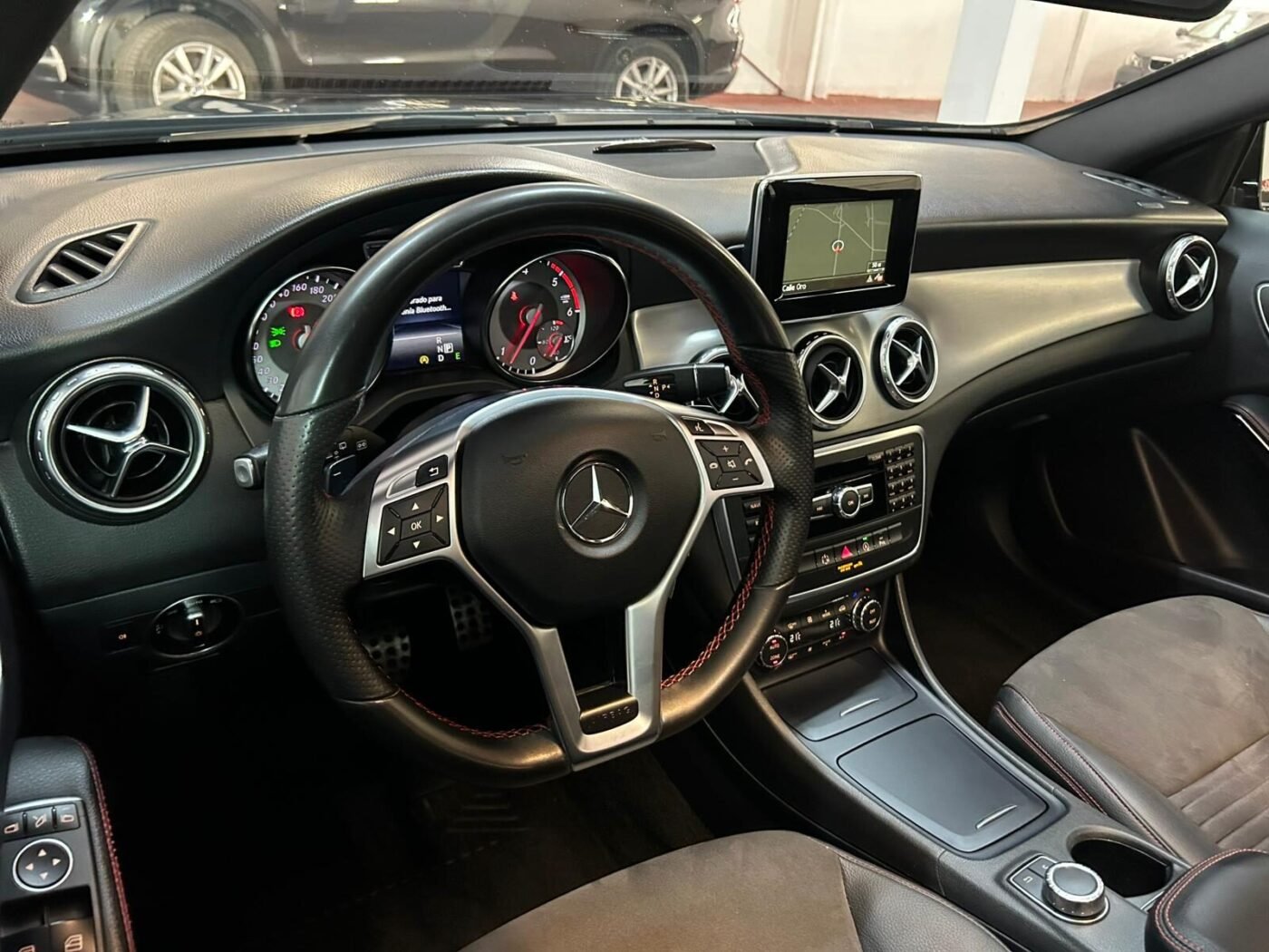 MERCEDES-BENZ GLA 200 AMG LINE