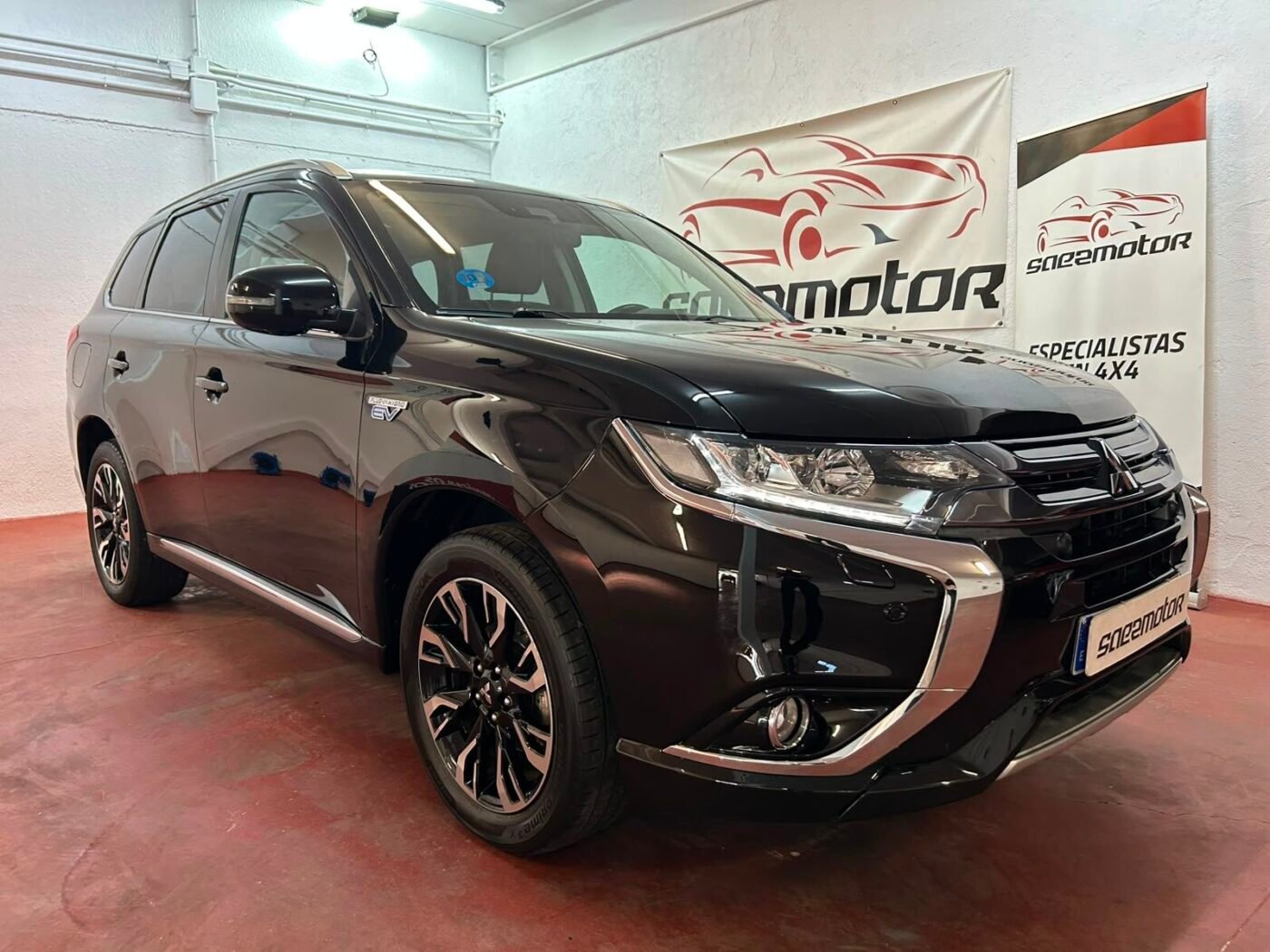 MITSUBISHI Outlander 2.0 PHEV PHEV Kaiteki 4WD