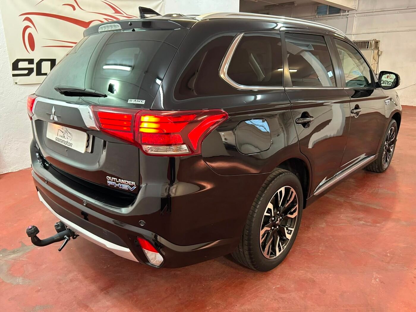 MITSUBISHI Outlander 2.0 PHEV PHEV Kaiteki 4WD