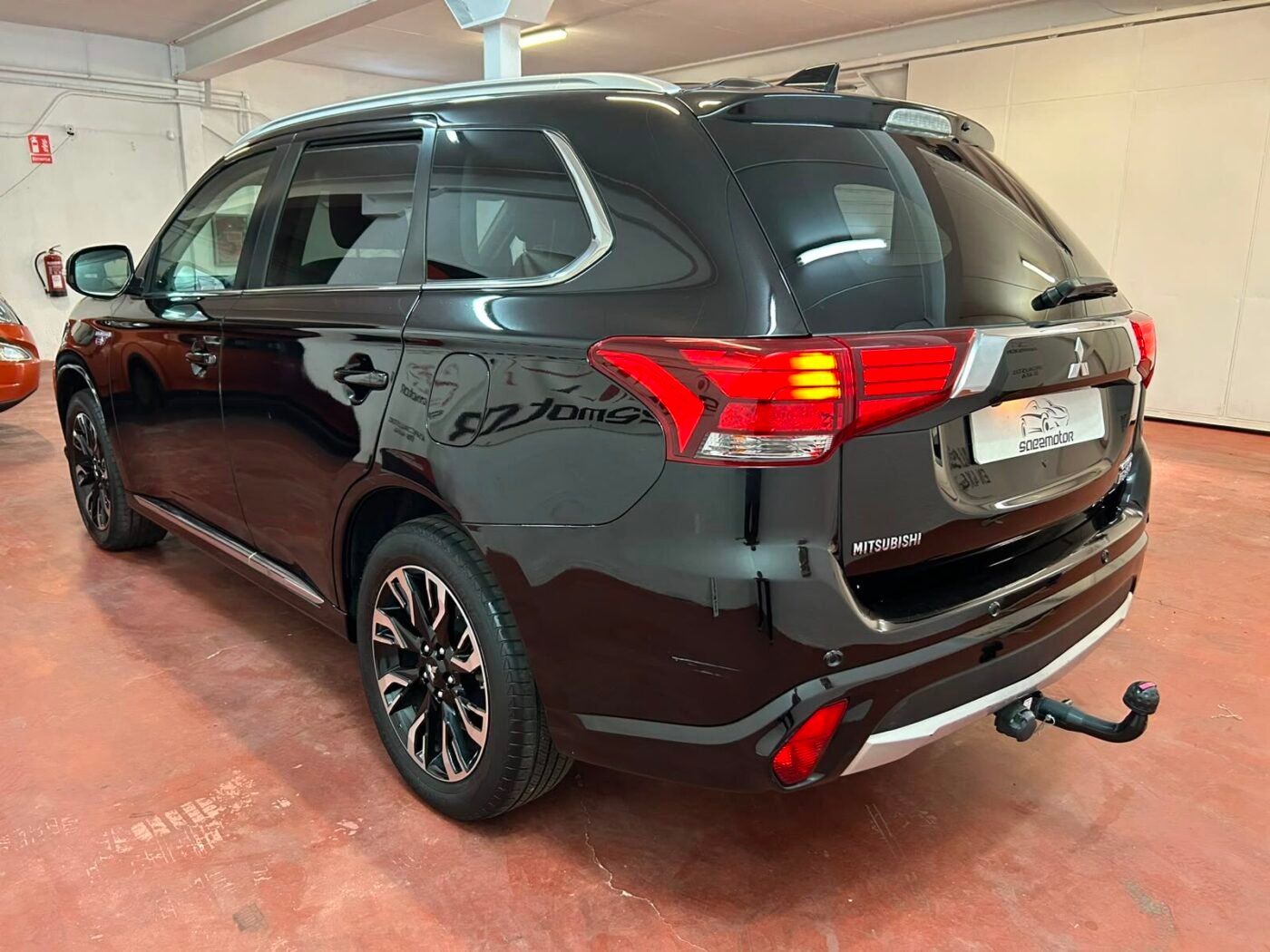 MITSUBISHI Outlander 2.0 PHEV PHEV Kaiteki 4WD