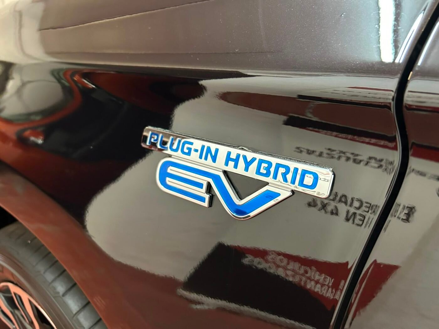 MITSUBISHI Outlander 2.0 PHEV PHEV Kaiteki 4WD