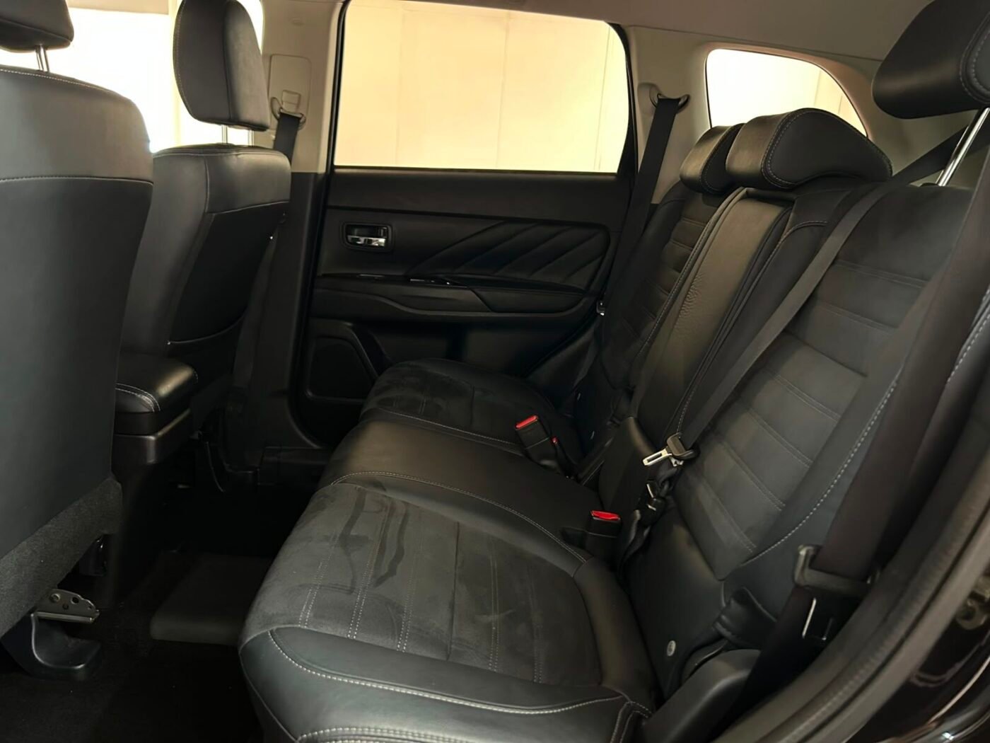 MITSUBISHI Outlander 2.0 PHEV PHEV Kaiteki 4WD
