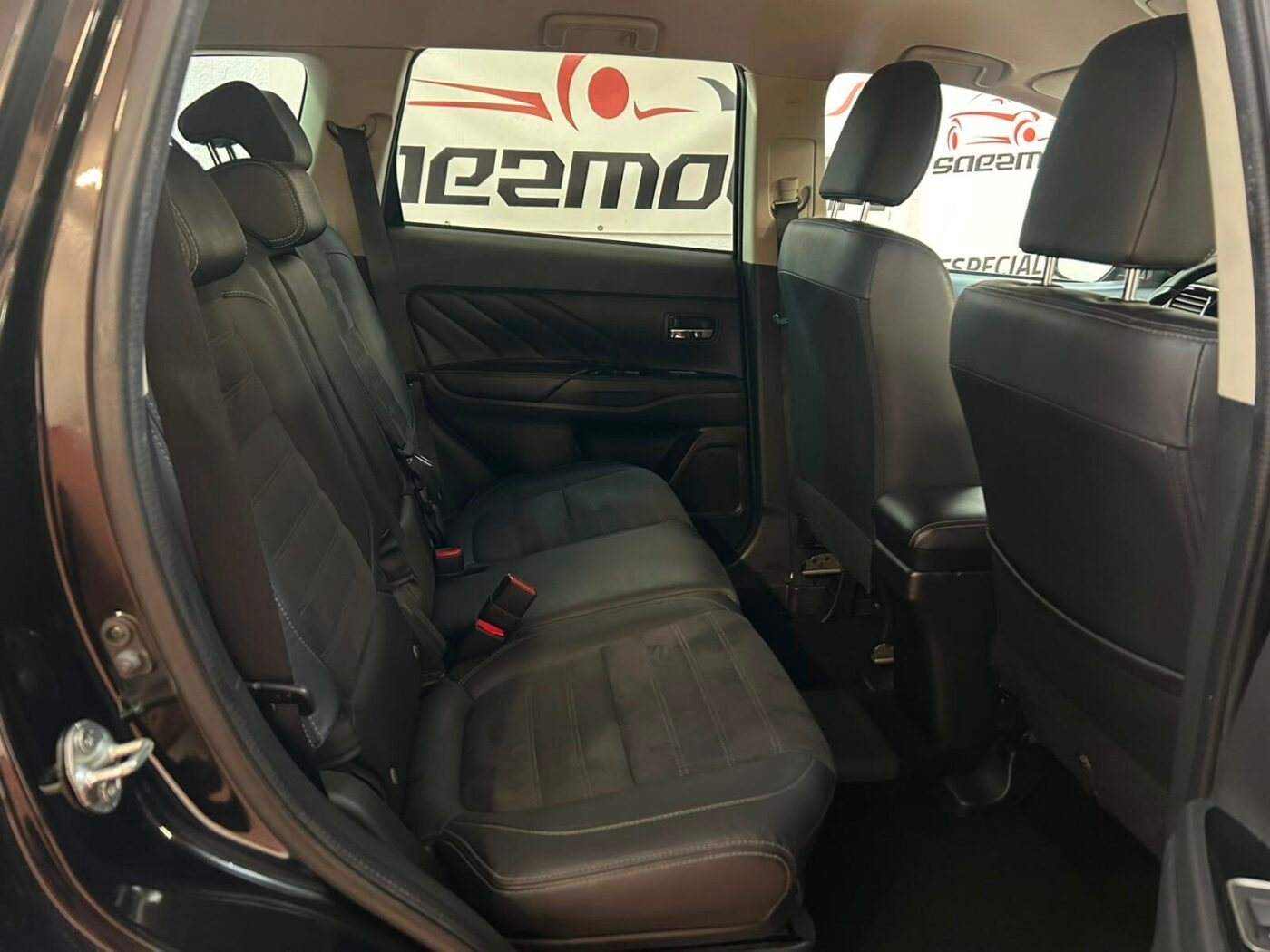 MITSUBISHI Outlander 2.0 PHEV PHEV Kaiteki 4WD