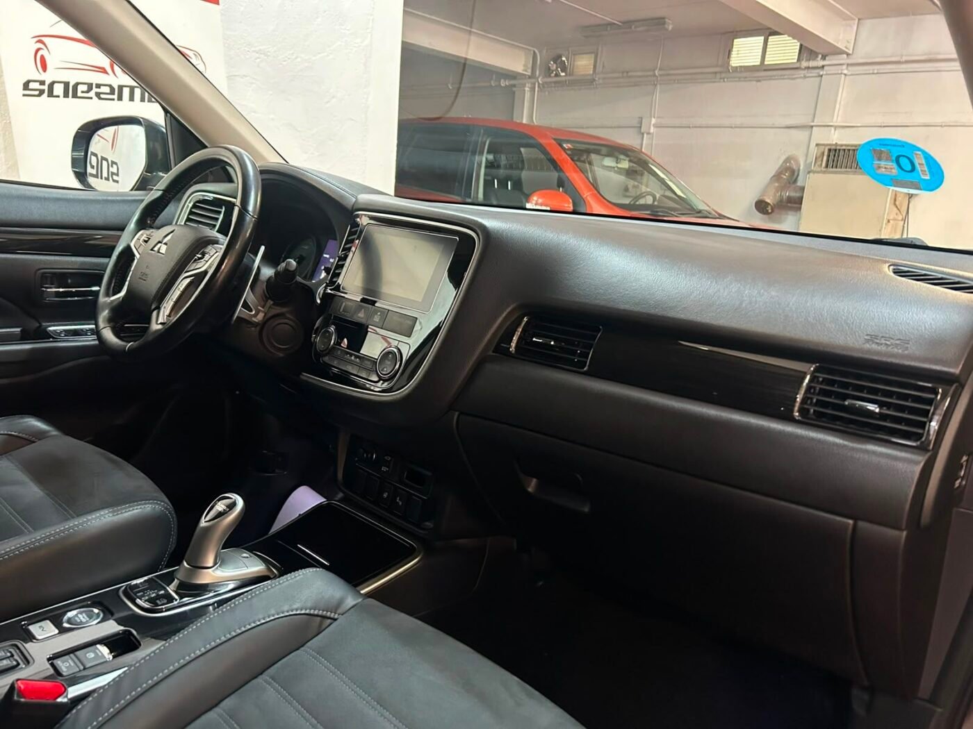 MITSUBISHI Outlander 2.0 PHEV PHEV Kaiteki 4WD