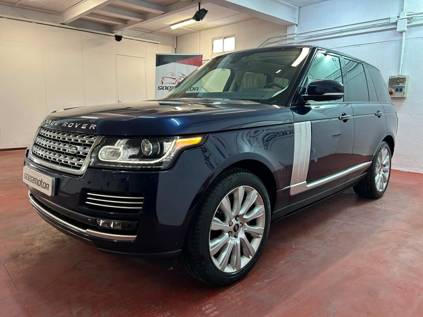 LAND-ROVER RANGE ROVER SUPERCHARGED AUTOBIOGRAPHY