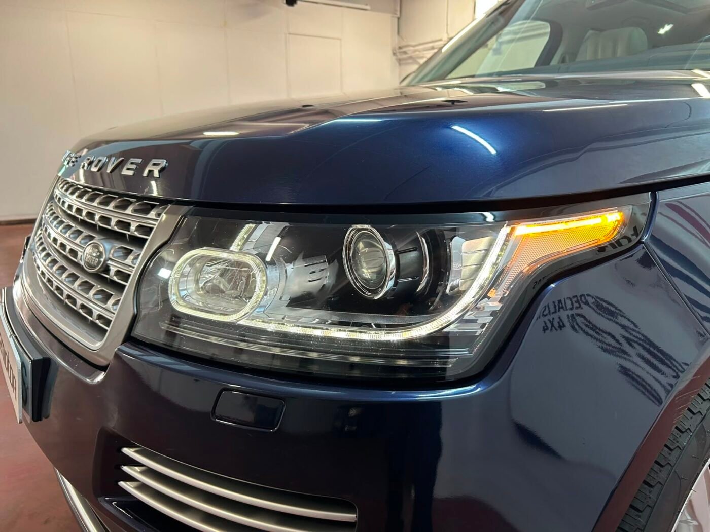 LAND-ROVER RANGE ROVER SUPERCHARGED AUTOBIOGRAPHY