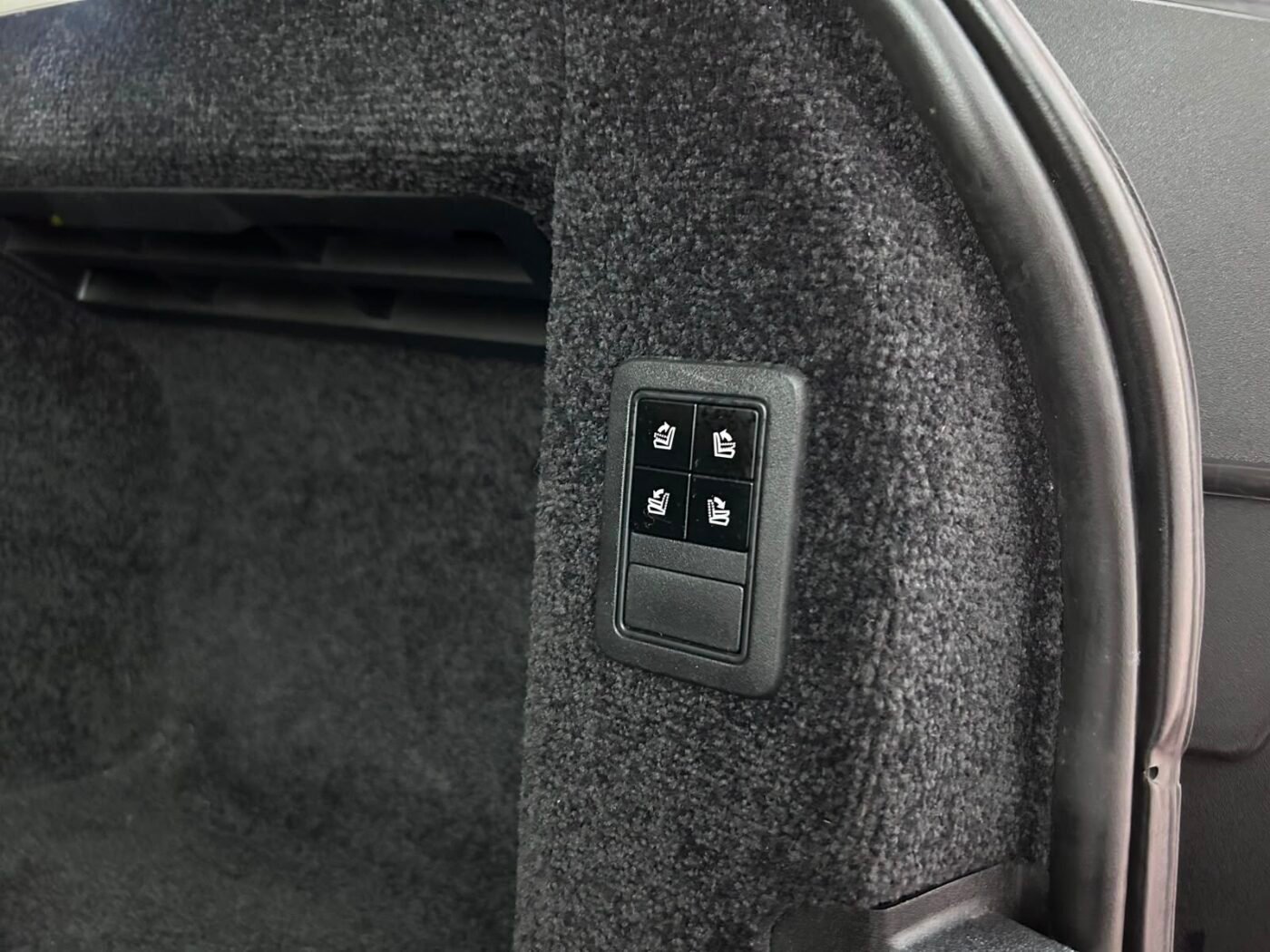 LAND-ROVER RANGE ROVER SUPERCHARGED AUTOBIOGRAPHY