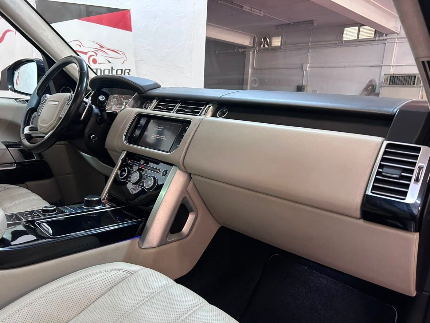 LAND-ROVER RANGE ROVER SUPERCHARGED AUTOBIOGRAPHY